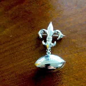 Vintage Football 🏈 Pin